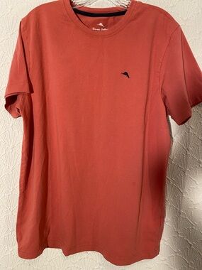 Tommy Bahama Coral Short-Sleeve Crewneck Tee with Navy Dolphin Logo Men’s Med